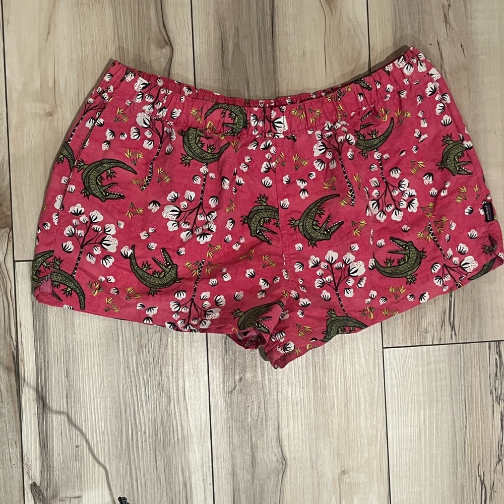 Patagonia XL Vibrant Pink and Green Alligator/Crocodile Shorts